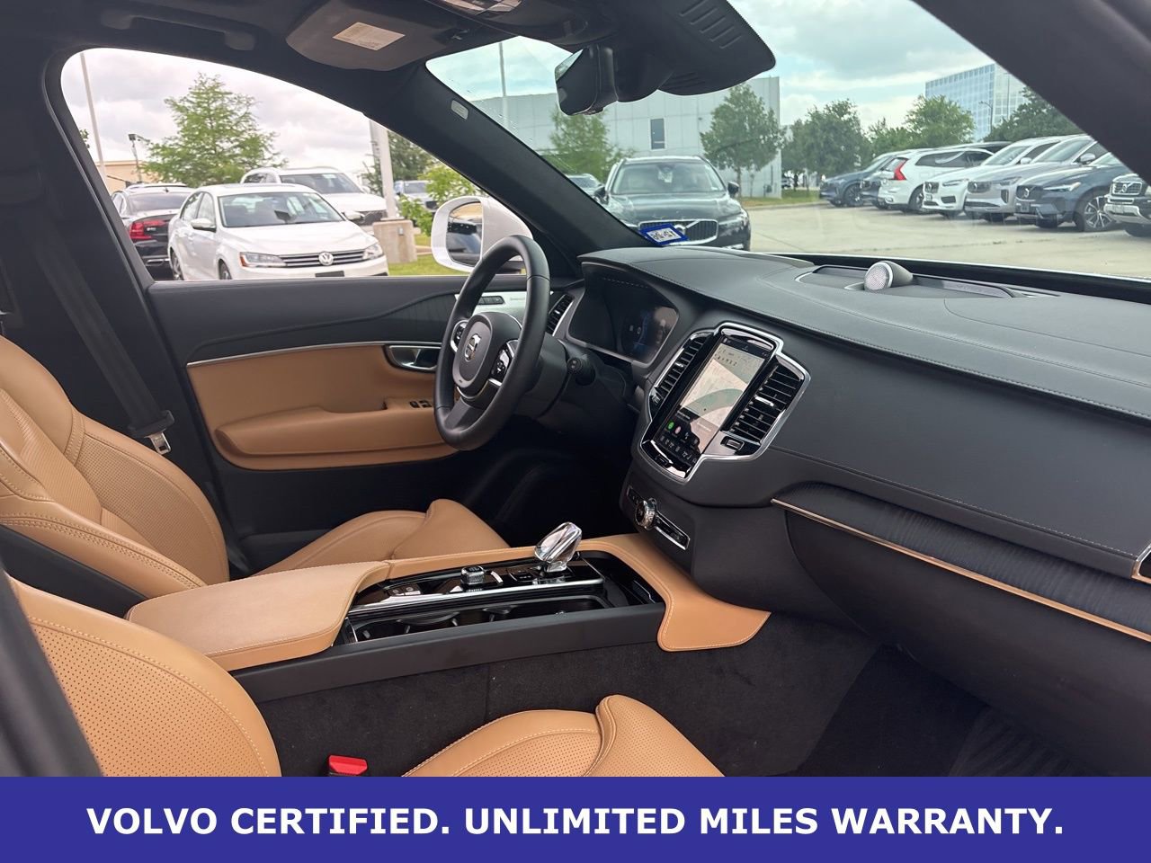 Used 2024 Volvo XC90 T8 Ultimate w/ Lounge Package image 14