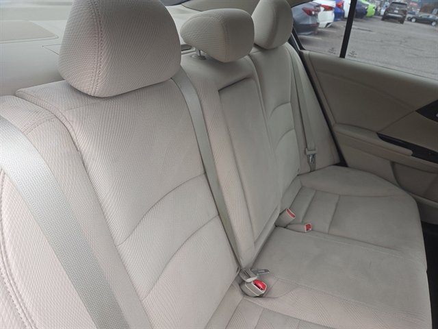 Used 2017 Honda Accord EX image 12