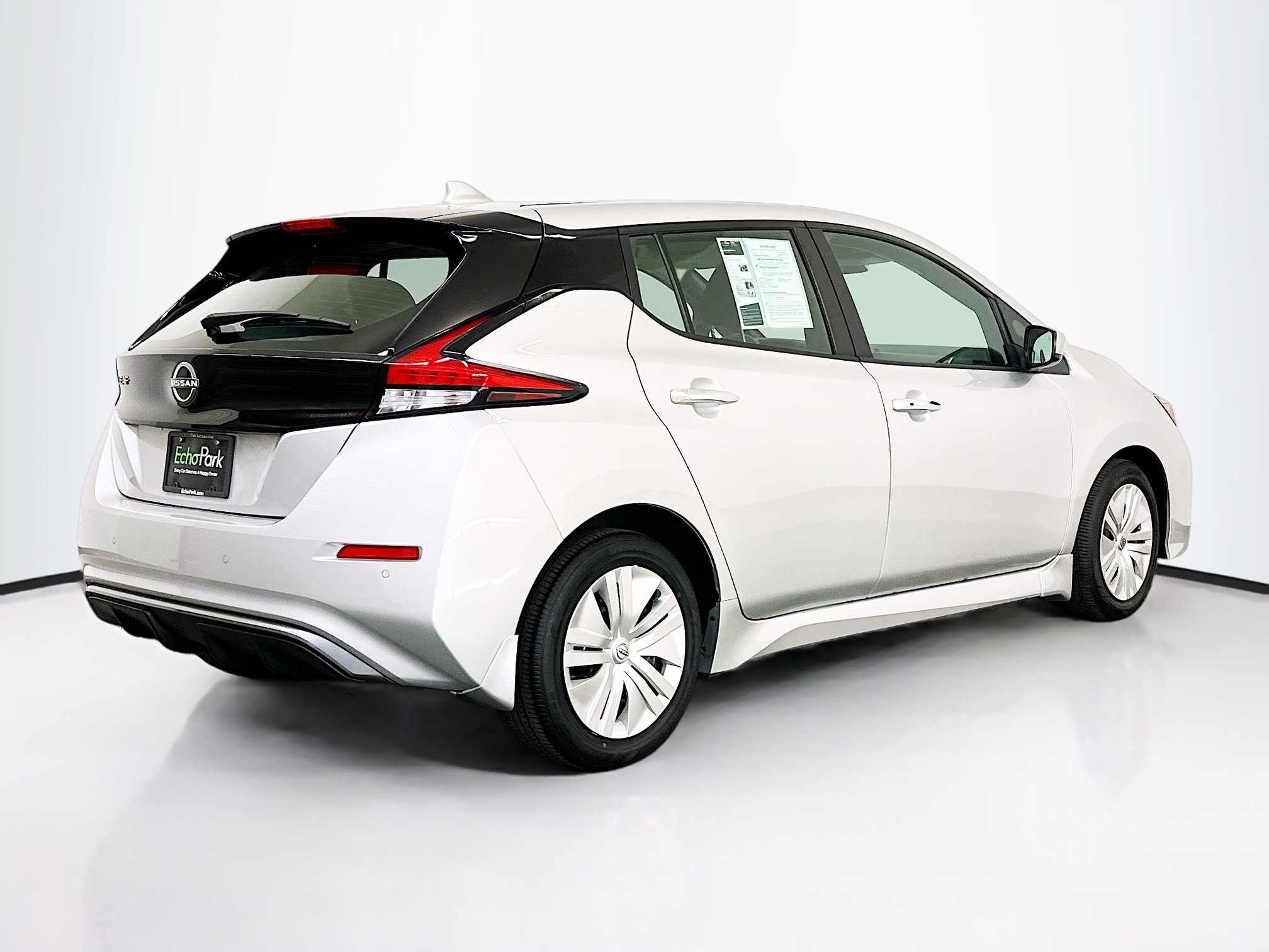Used 2023 Nissan Leaf S image 9