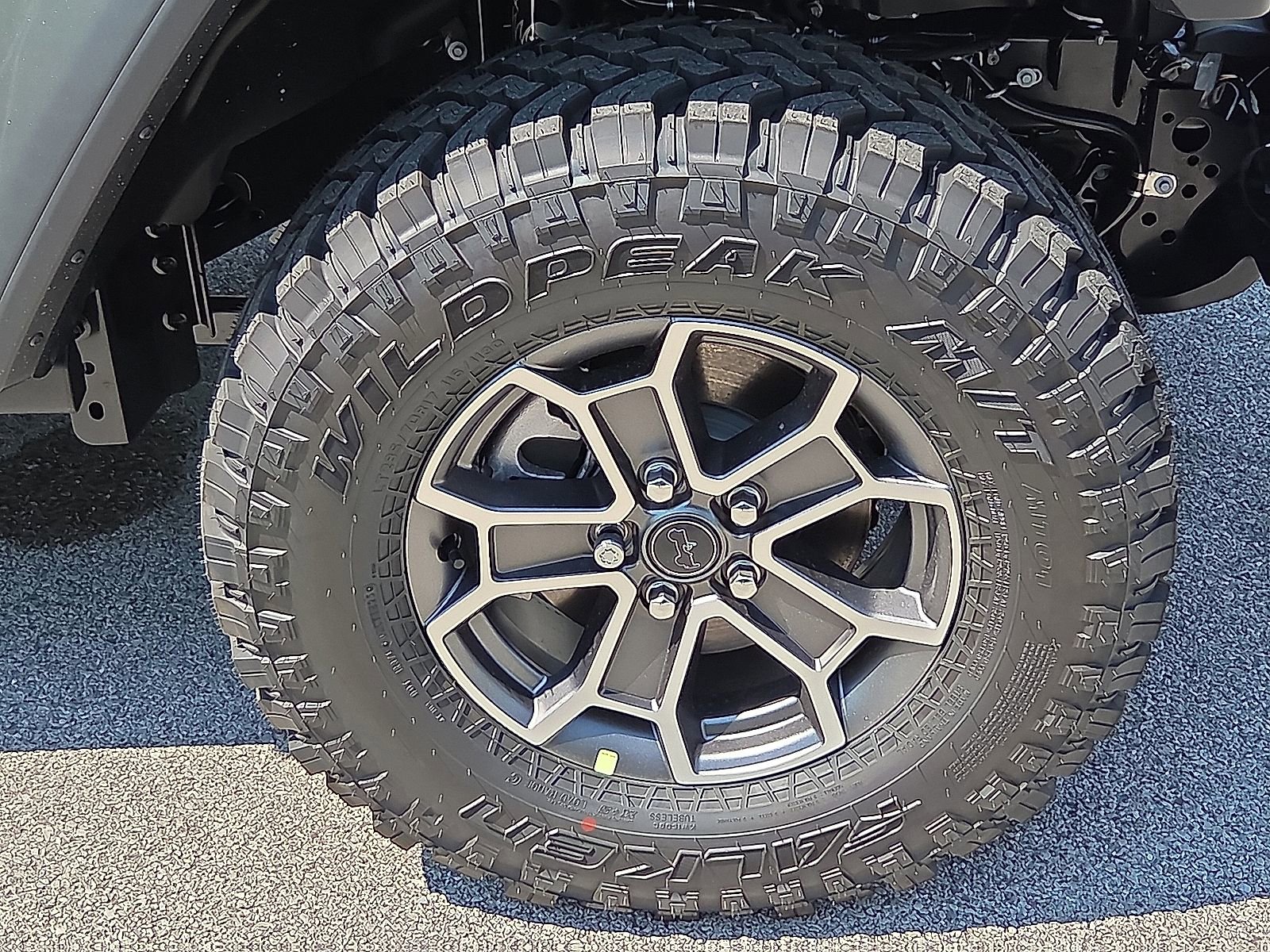 New 2025 Jeep Gladiator Mojave w/ Steel Bumper Group image 7