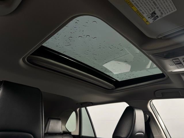 Used 2022 Toyota RAV4 XLE Premium image 18