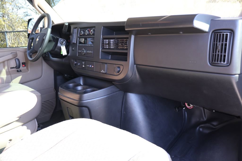 Used 2022 Chevrolet Express 3500 w/ Driver Convenience Package image 34