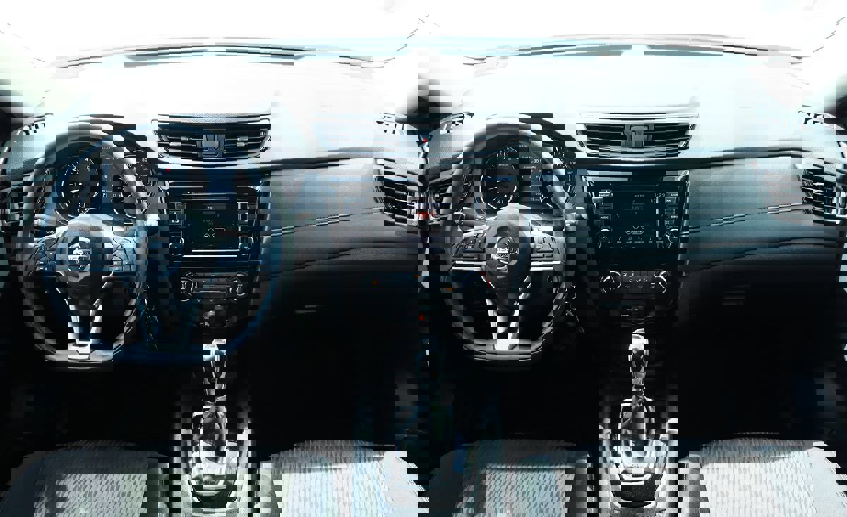 Used 2019 Nissan Rogue S image 32