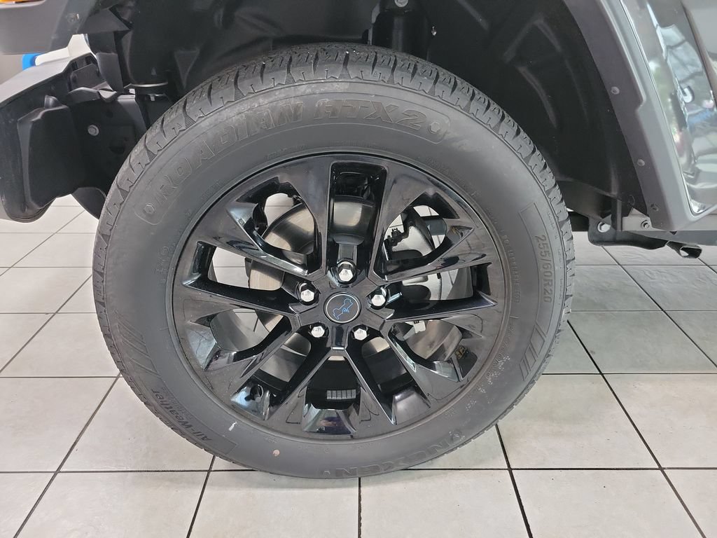 Used 2024 Jeep Wrangler Unlimited Sahara AWD/4WD image 49