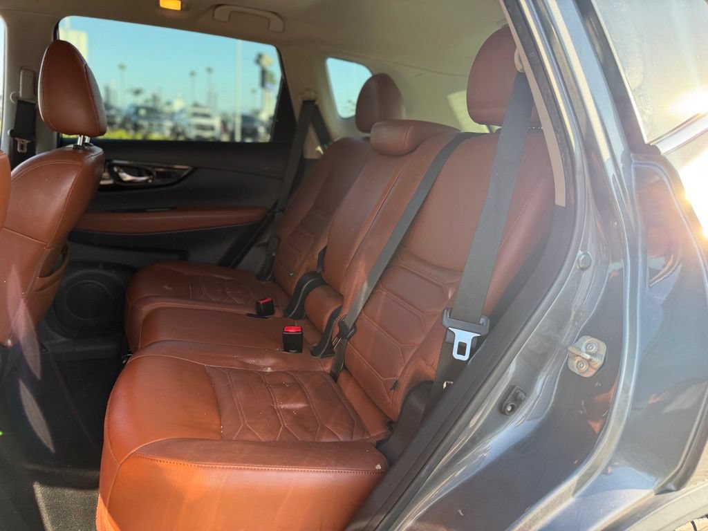 Used 2019 Nissan Rogue SL w/ Premium Package FWD image 4