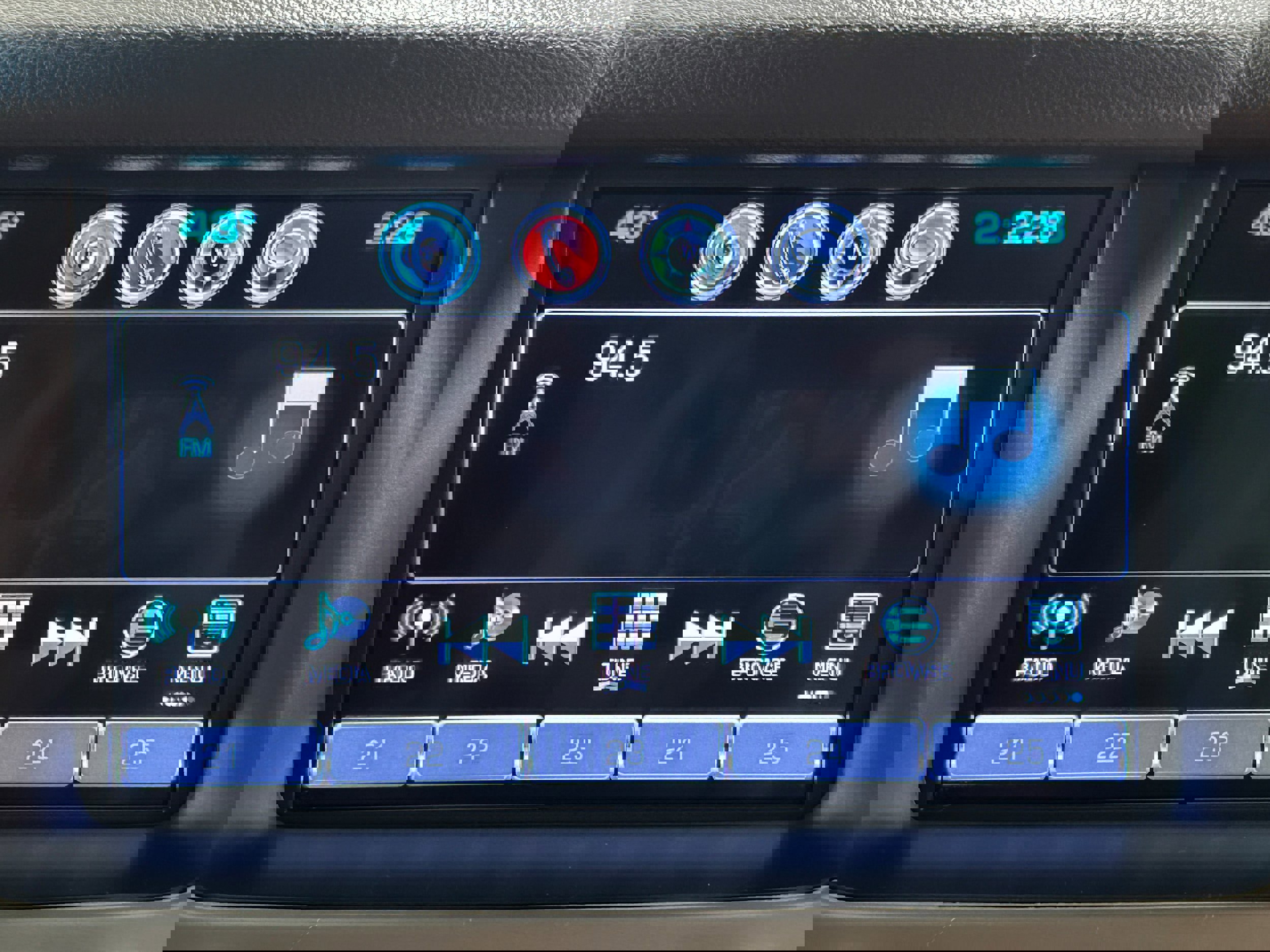 Used 2017 GMC Yukon XL Denali image 5