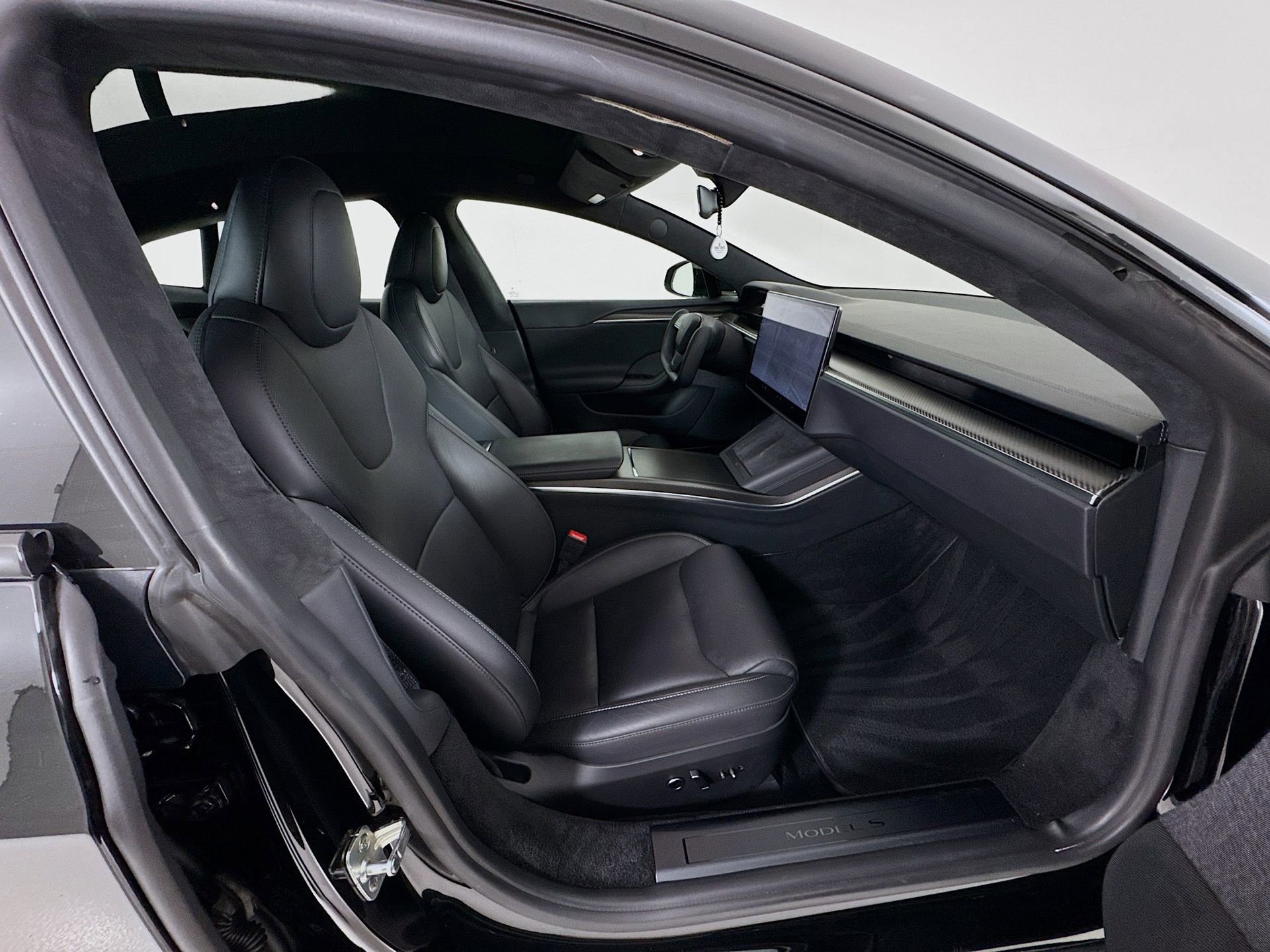Used 2021 Tesla Model S Plaid image 28