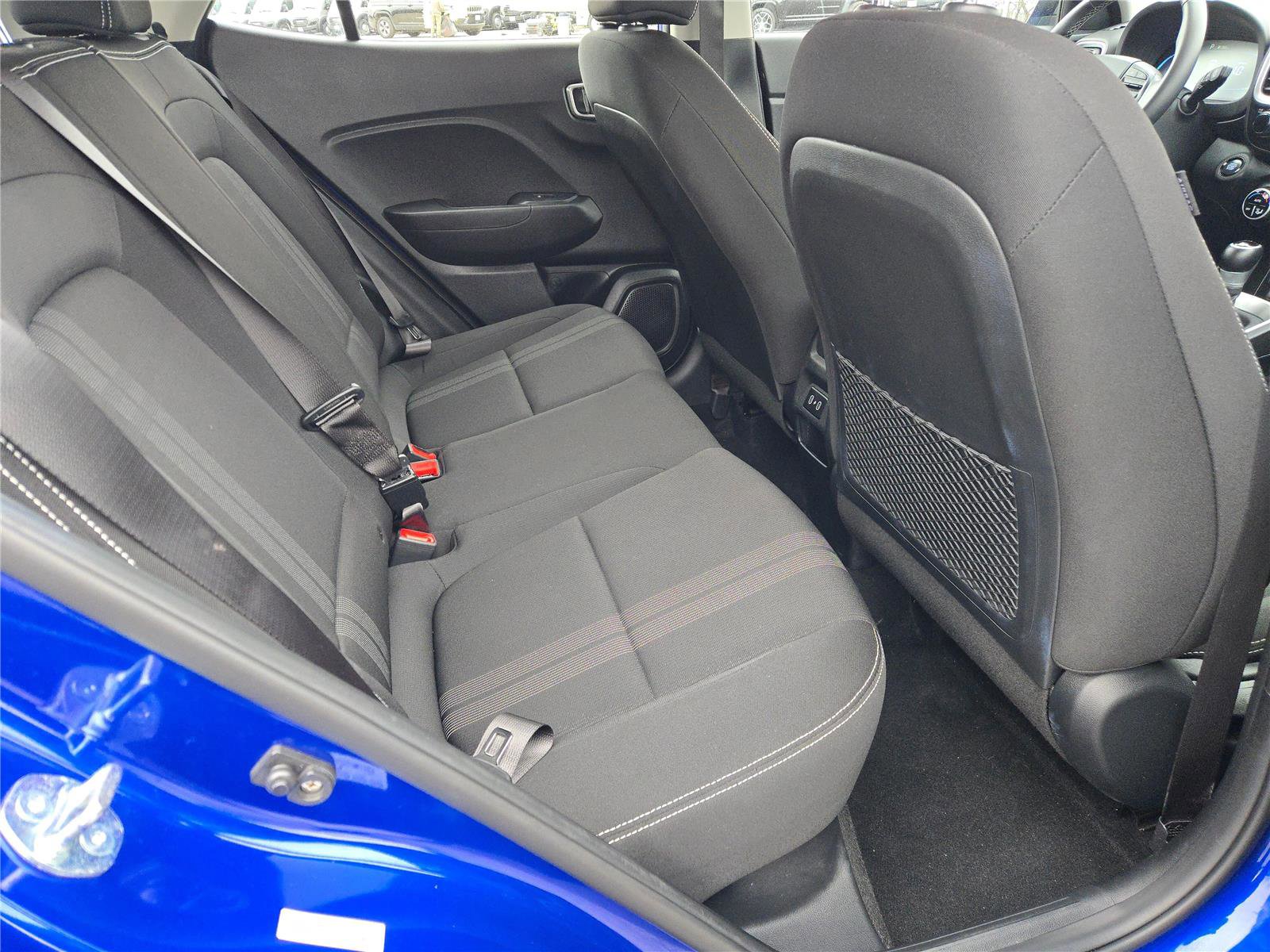 Used 2025 Hyundai Venue SEL image 11