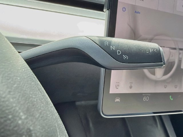 Used 2022 Tesla Model Y Performance AWD/4WD image 28