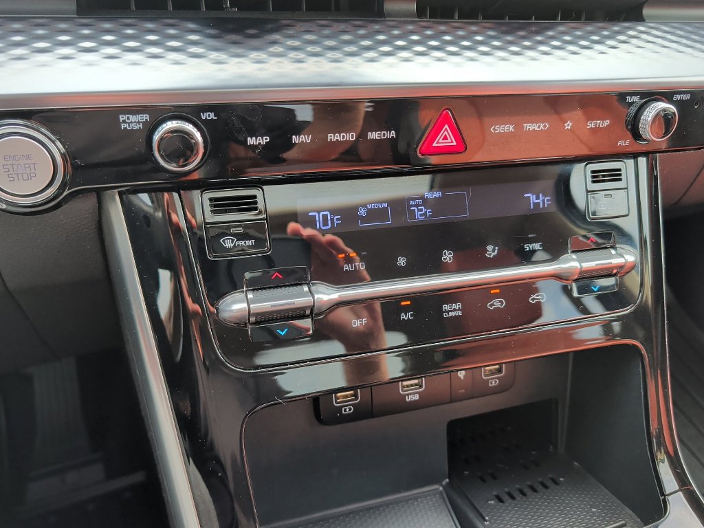 Used 2023 Kia Carnival SX Prestige FWD image 24