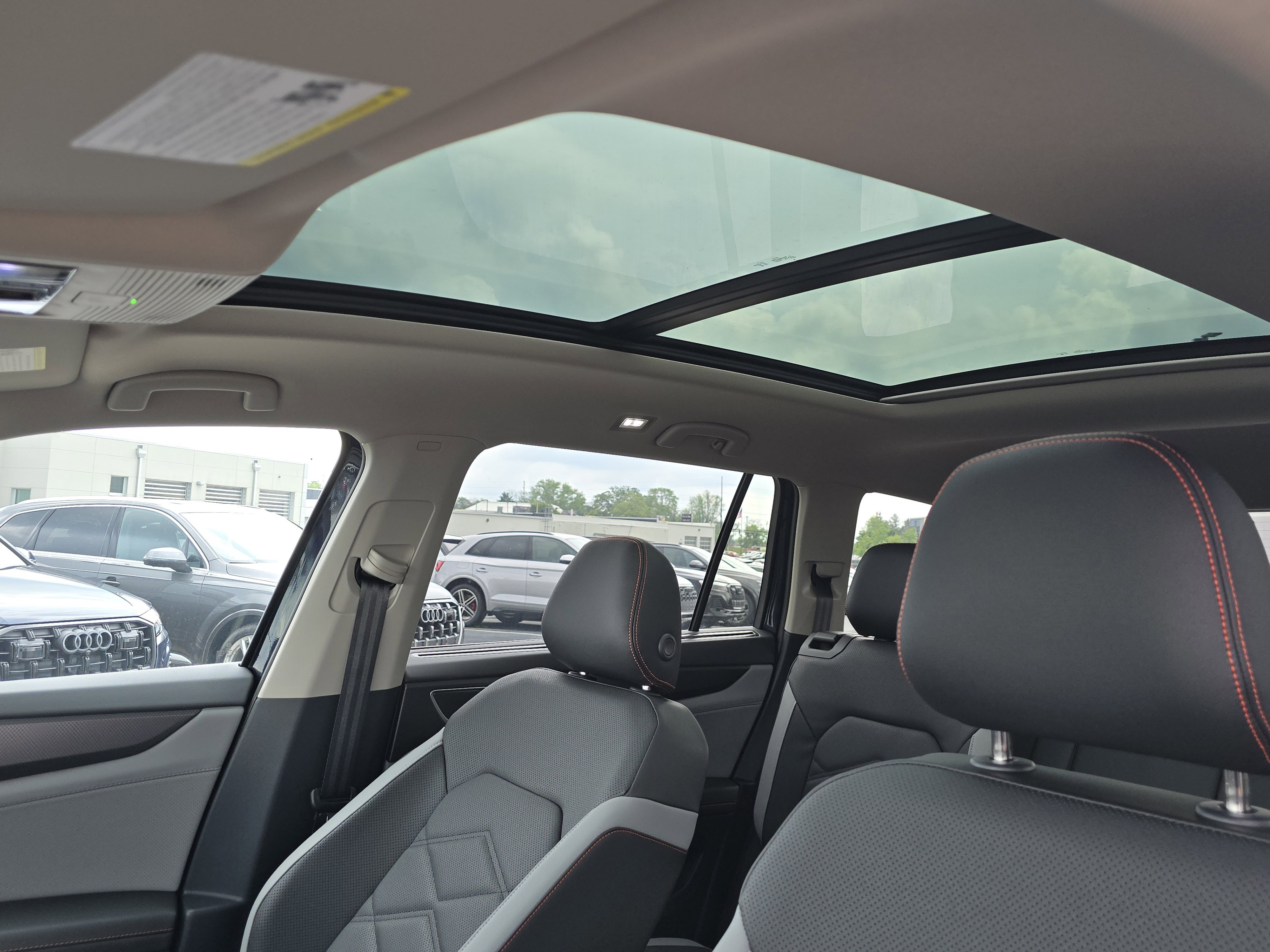 New 2025 Volkswagen Atlas Peak Edition SE image 9