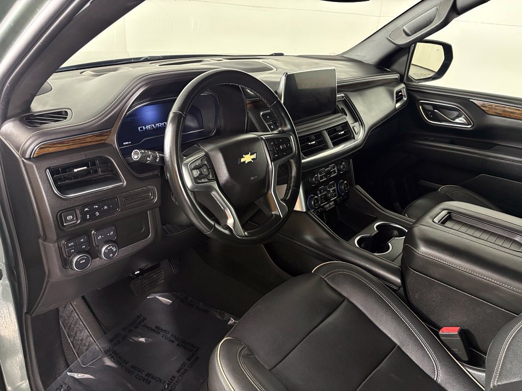 Used 2023 Chevrolet Suburban Premier AWD/4WD image 18