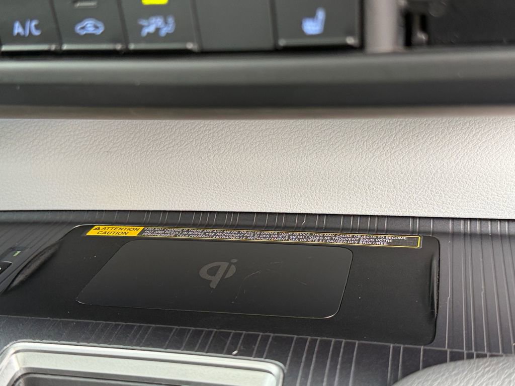 Used 2022 Toyota Sienna XSE image 25