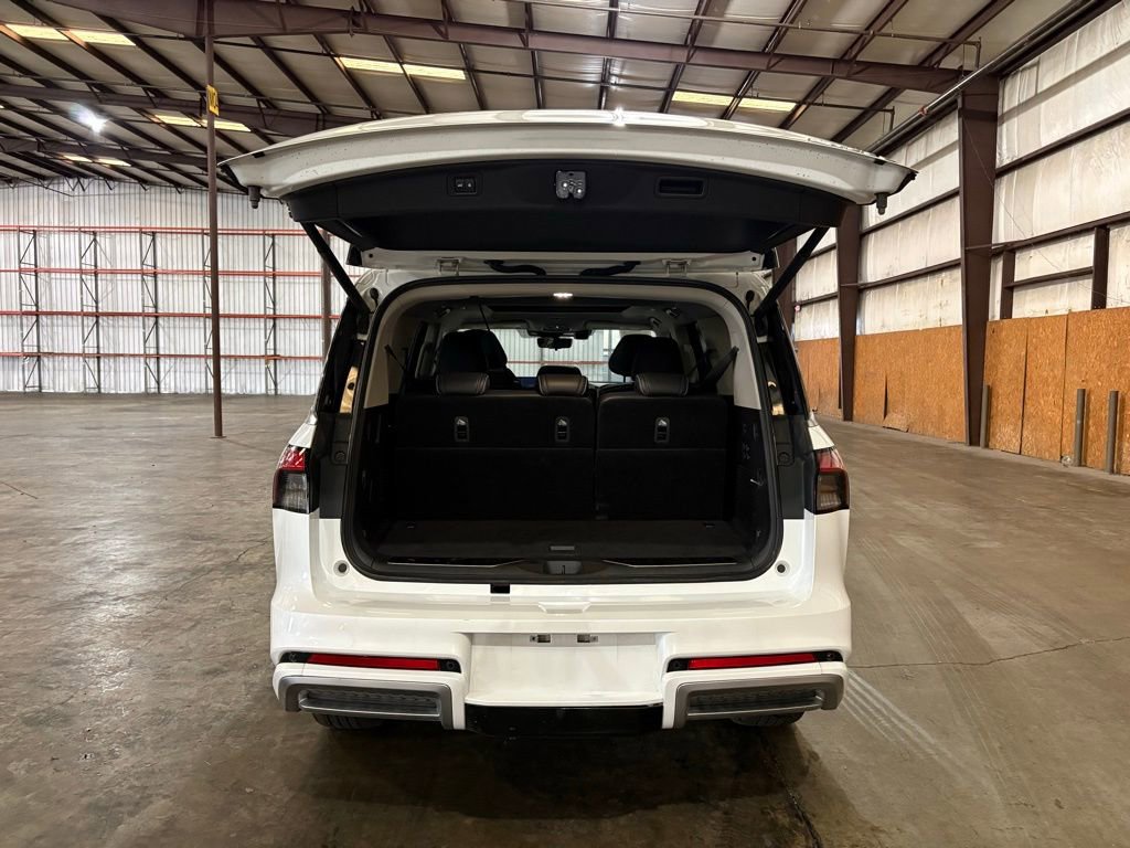 Used 2025 INFINITI QX80 Sensory image 15