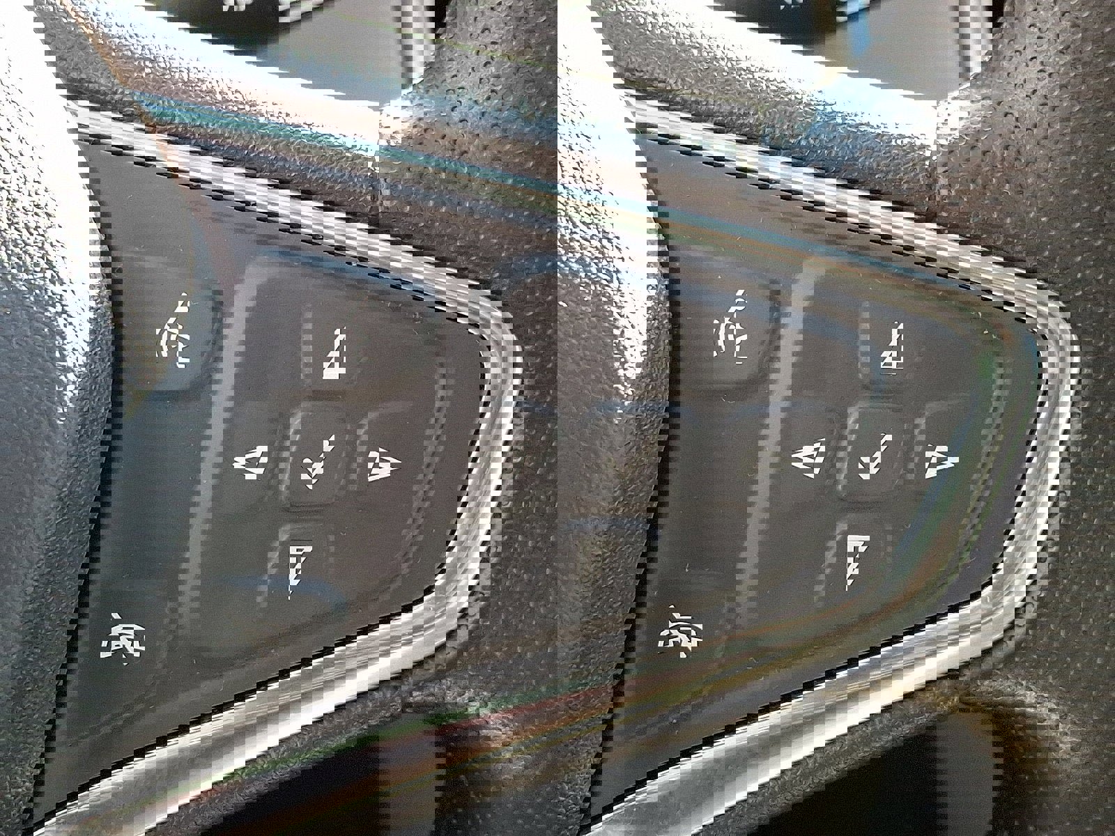 Used 2021 Chevrolet Equinox LT image 22