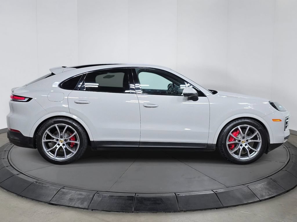 Certified 2024 Porsche Cayenne S AWD/4WD image 8