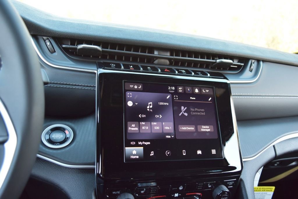 New 2025 Jeep Grand Cherokee Laredo X w/ Luxury Tech Group I image 19