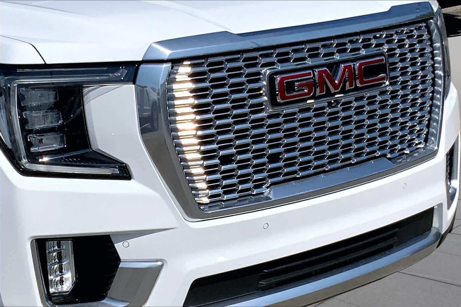 Used 2023 GMC Yukon Denali w/ Denali Reserve Package AWD/4WD image 27