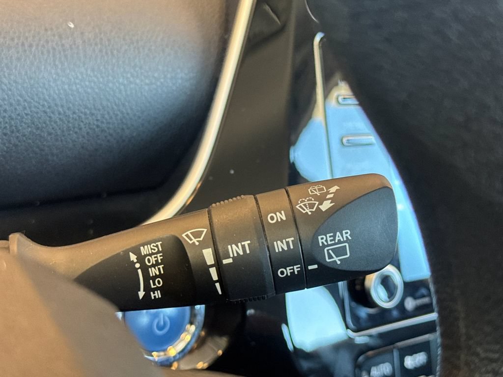 Used 2022 Toyota Prius LE FWD image 32