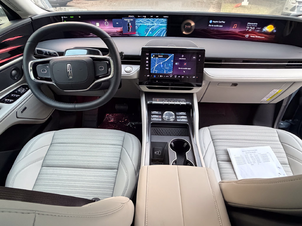 New 2026 Lincoln Nautilus Reserve w/ Jet Appearance Package AWD/4WD image 11