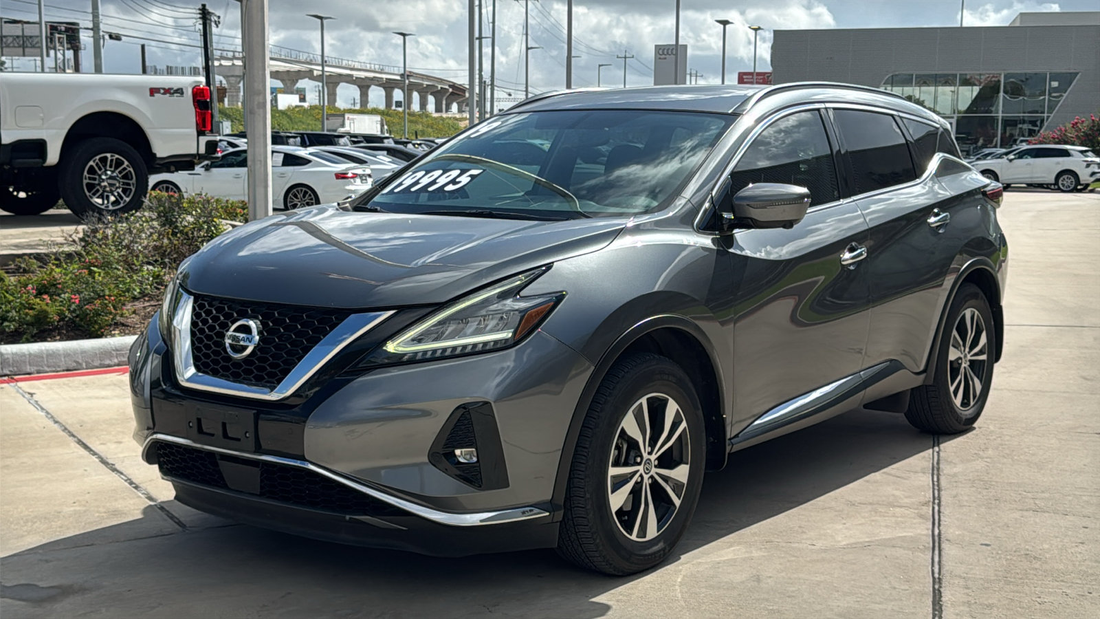Used 2019 Nissan Murano SV w/ Premium Package FWD image 3