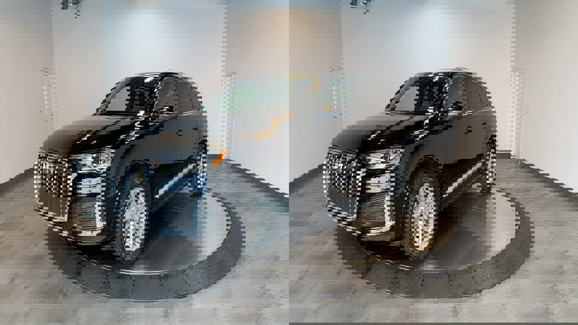 Used 2021 Audi Q7 2.0T Premium Plus w/ Executive Package image 4