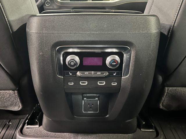 Used 2024 GMC Yukon AT4 w/ Technology Package AWD/4WD image 30