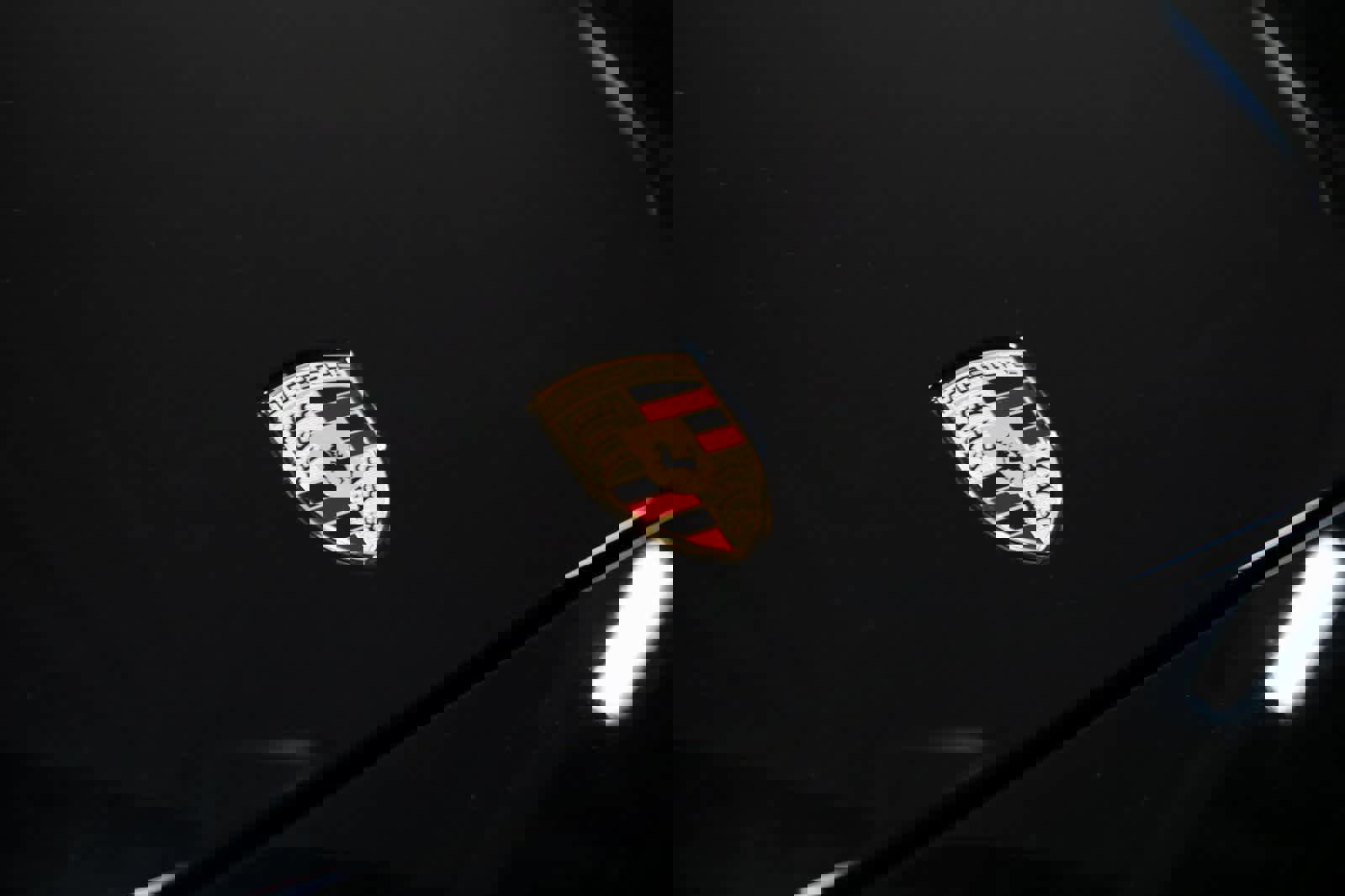 Certified 2022 Porsche Cayenne Platinum Edition image 30