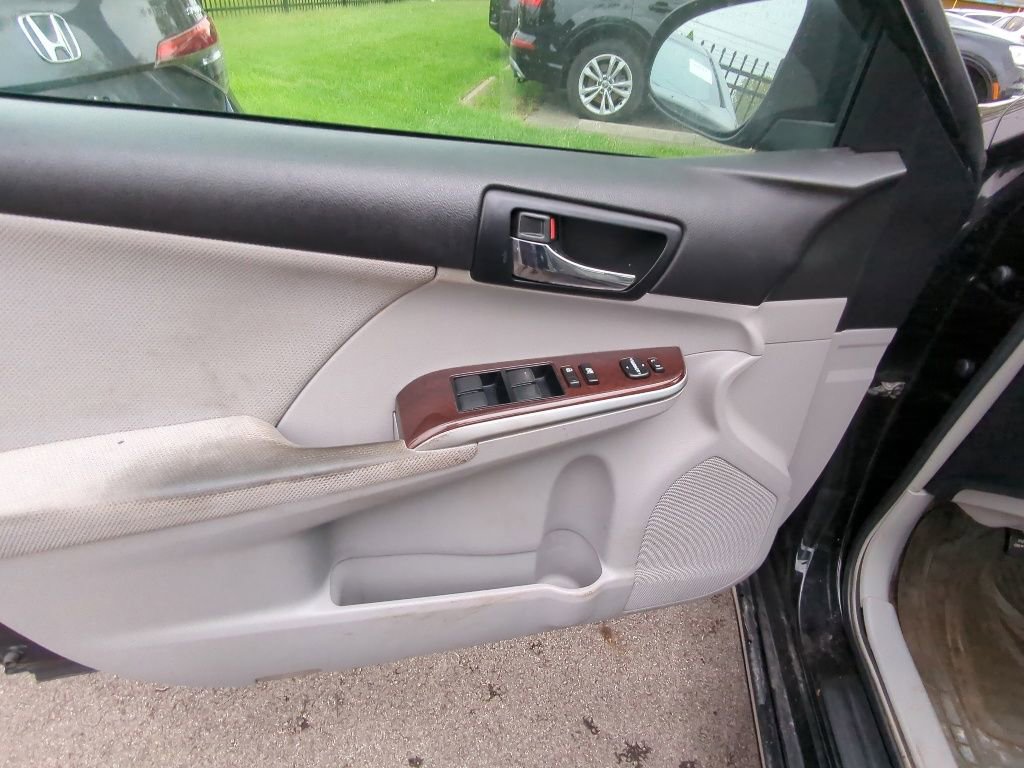 Used 2012 Toyota Camry XLE FWD image 8