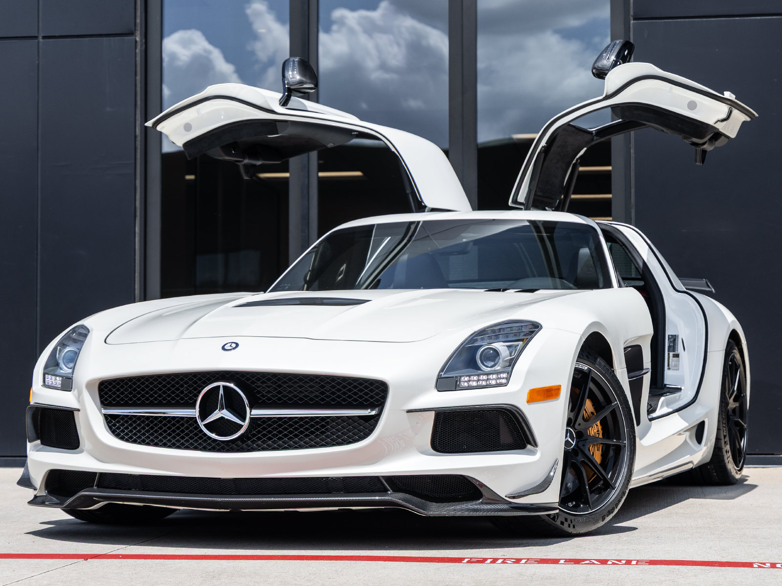 Used 2014 Mercedes-Benz SLS AMG Black Series image 2