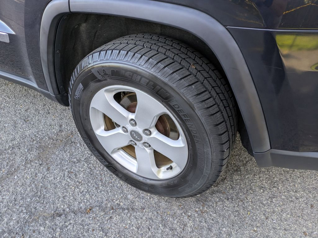 Used 2011 Jeep Grand Cherokee Laredo AWD/4WD image 37