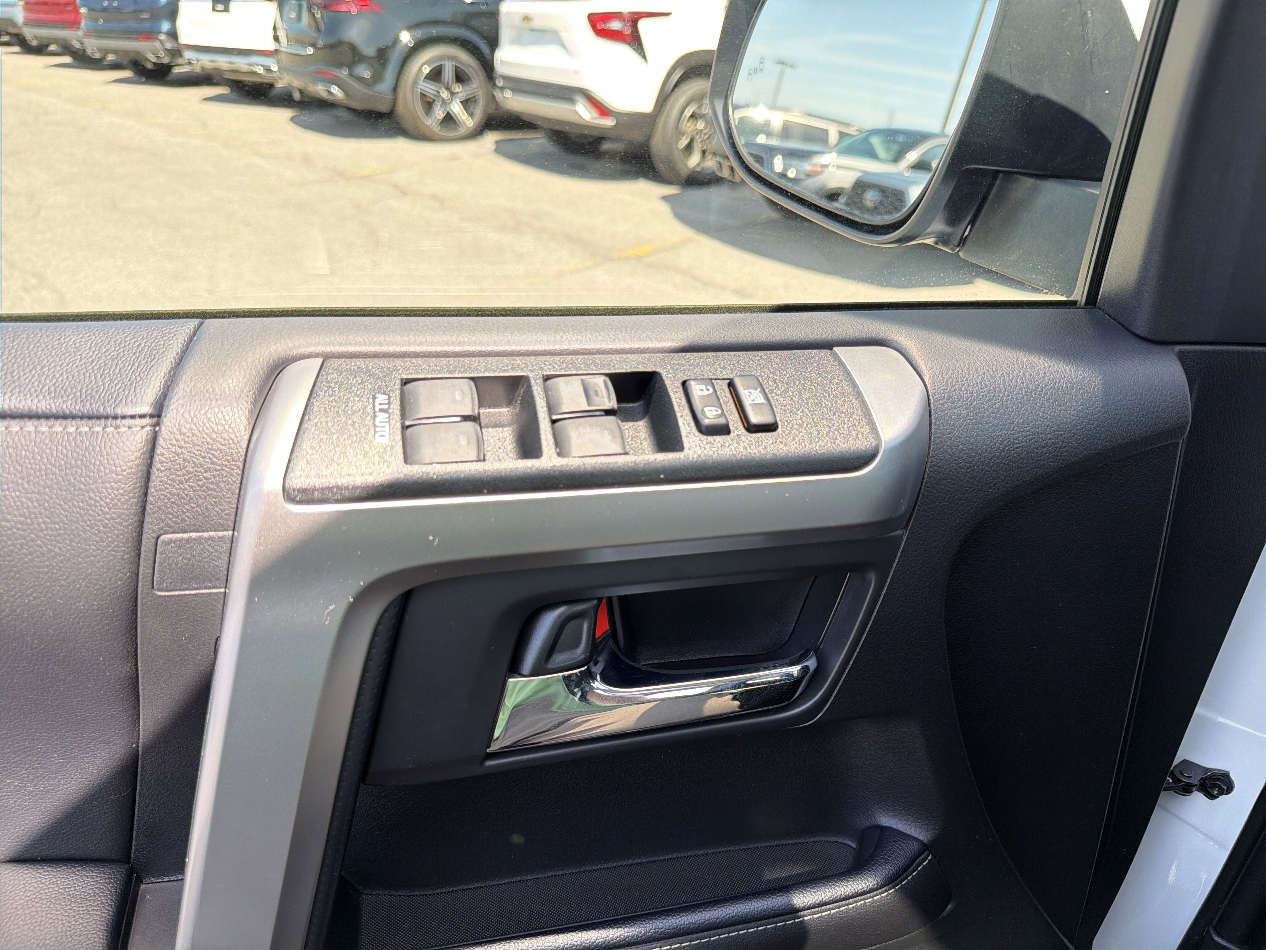 Used 2023 Toyota 4Runner SR5 Premium w/ Moonroof Package AWD/4WD image 15