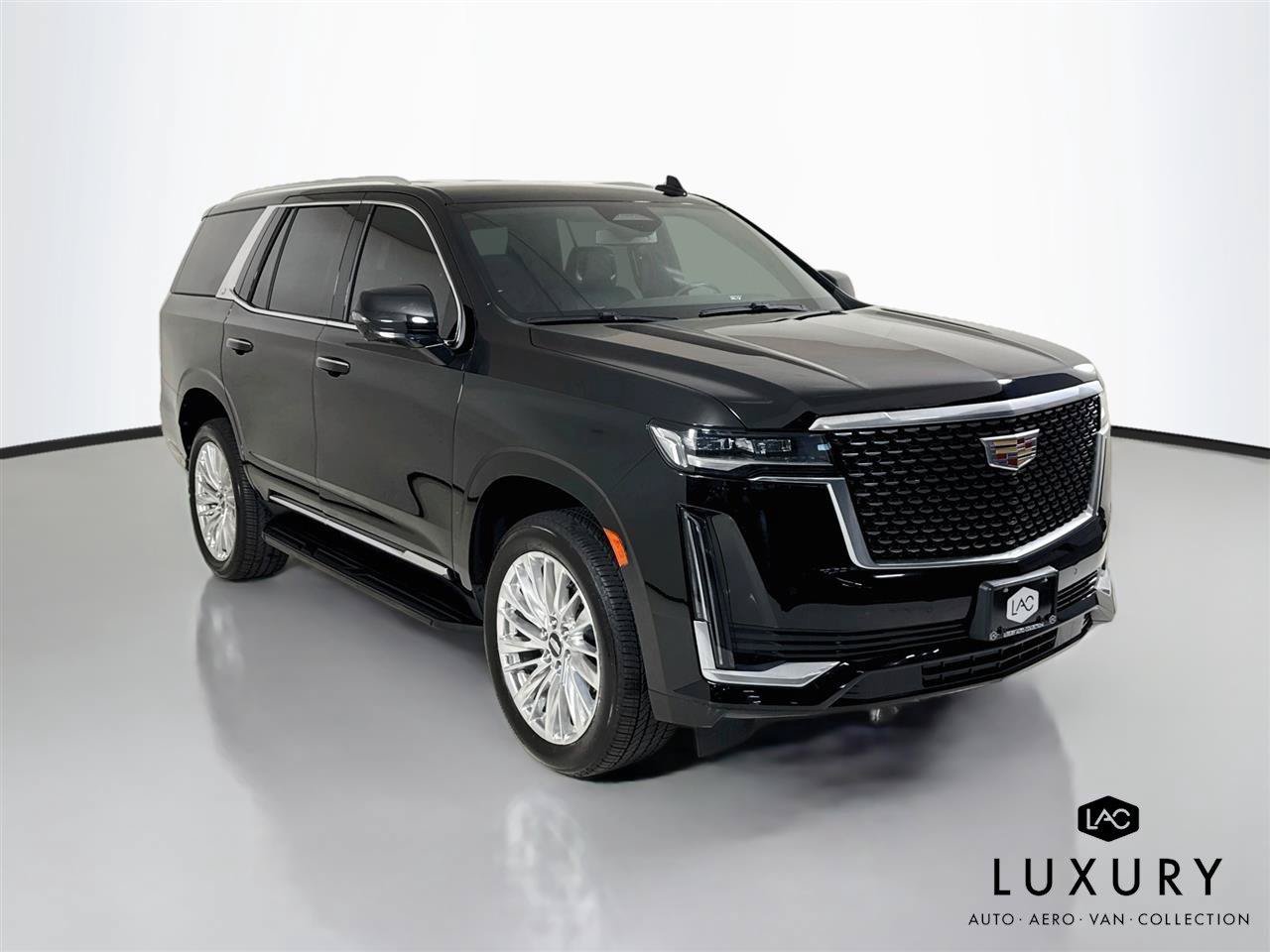 Used 2022 Cadillac Escalade Luxury AWD/4WD image 3