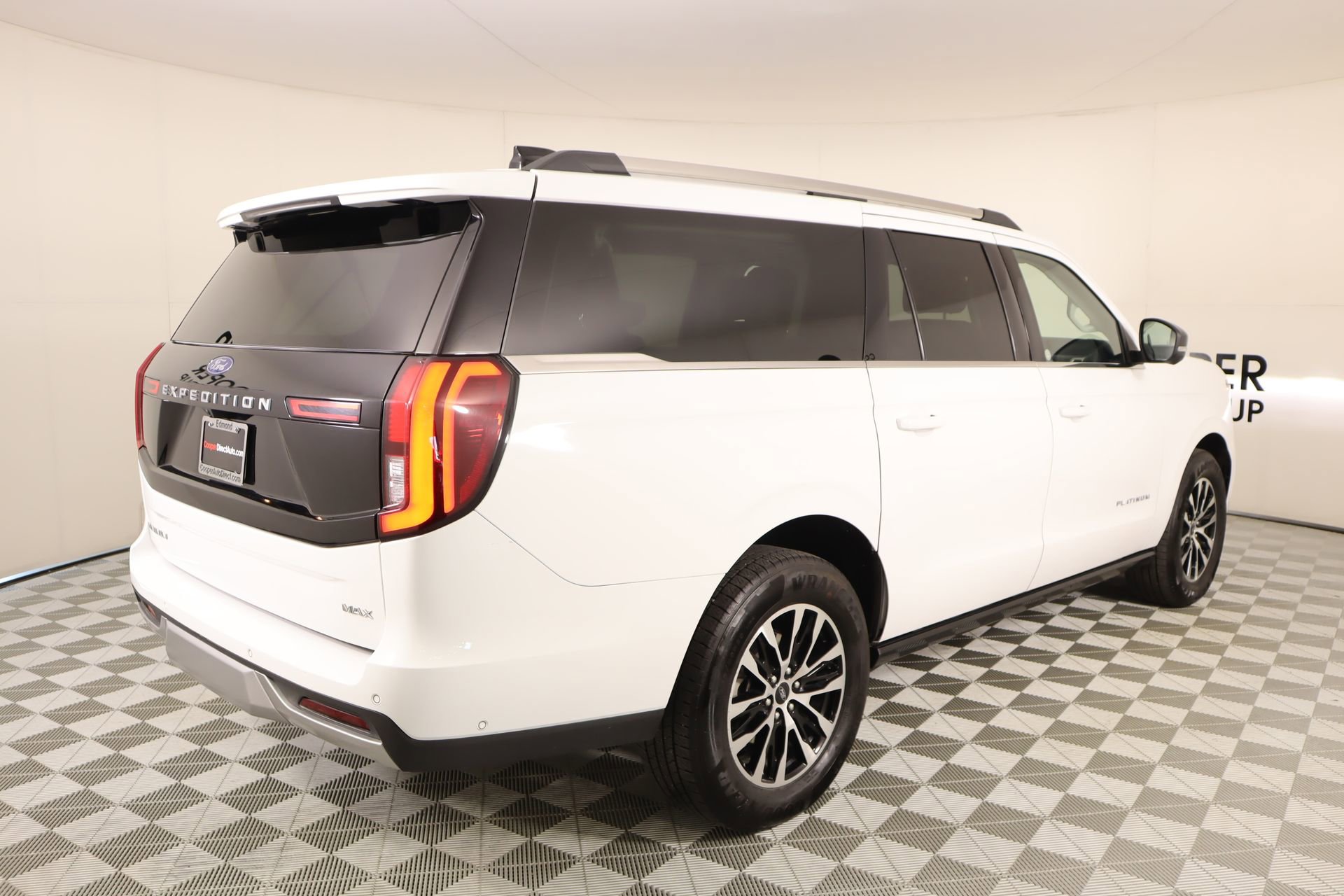 Used 2025 Ford Expedition Max Platinum AWD/4WD image 23