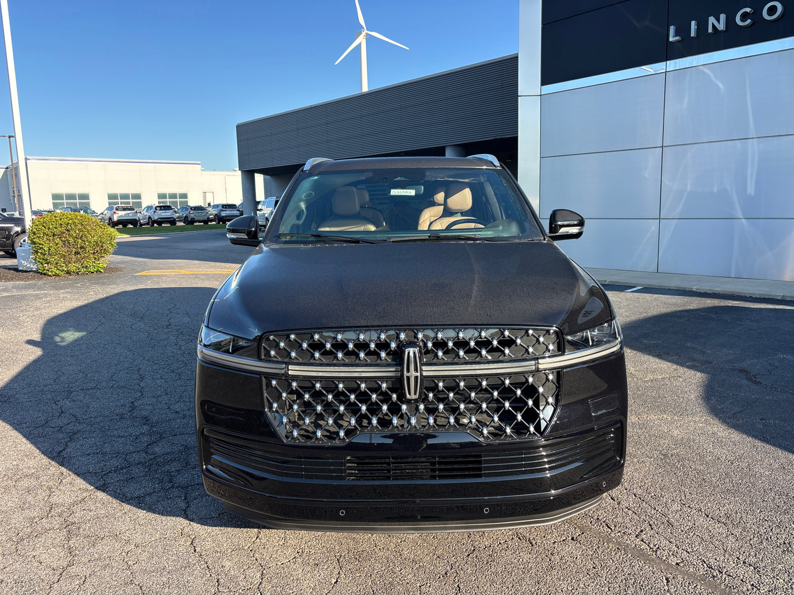 New 2026 Lincoln Navigator L Black Label AWD/4WD image 2