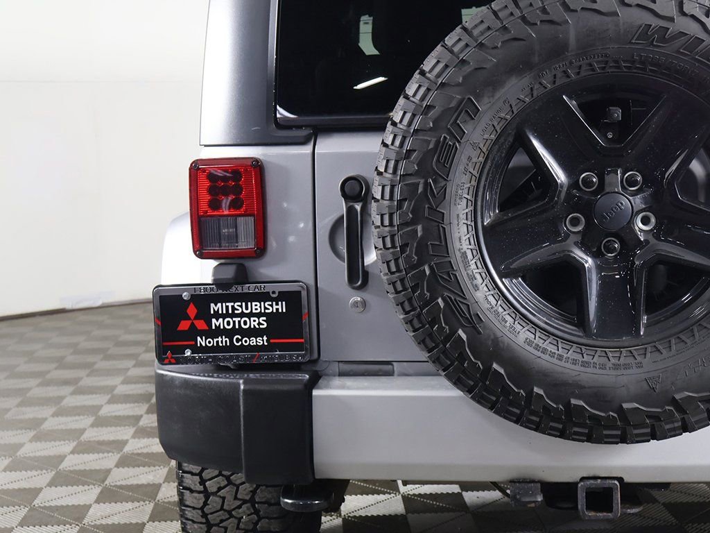 Used 2014 Jeep Wrangler Unlimited Sahara w/ Connectivity Group image 12