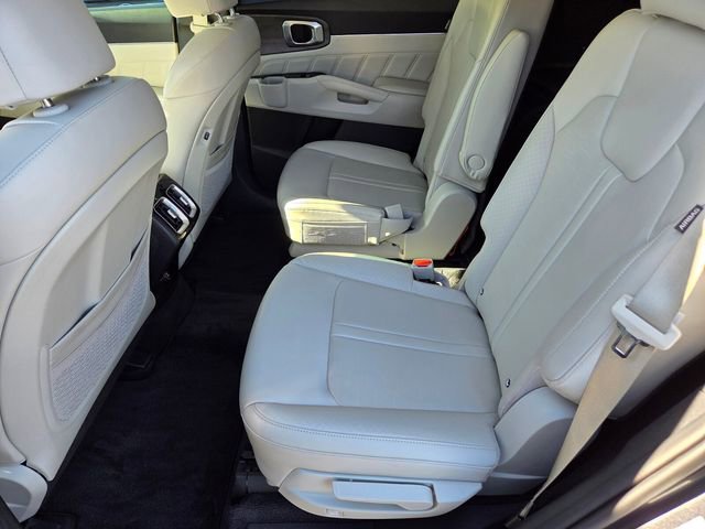 Used 2024 Kia Sorento SX image 11