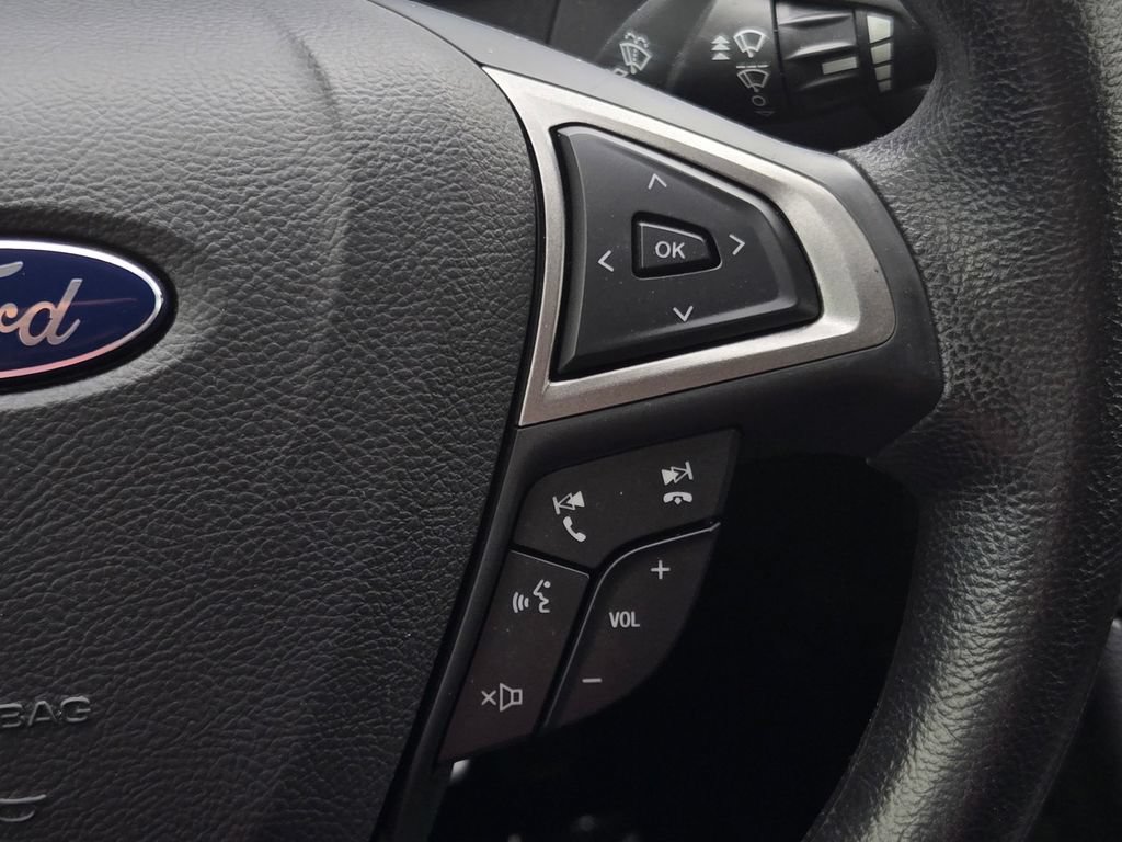 Used 2017 Ford Fusion SE FWD image 20