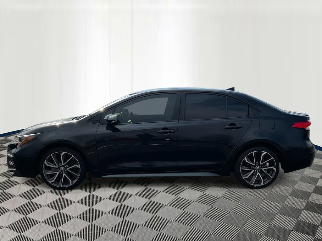 Used 2020 Toyota Corolla SE w/ SE Premium Package image 2