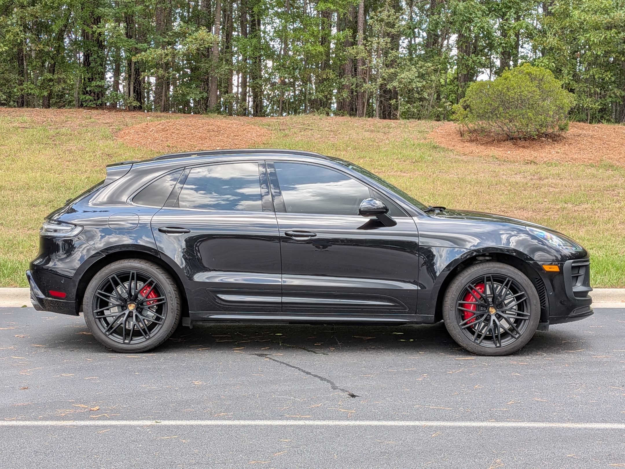 Certified 2024 Porsche Macan GTS AWD/4WD image 25