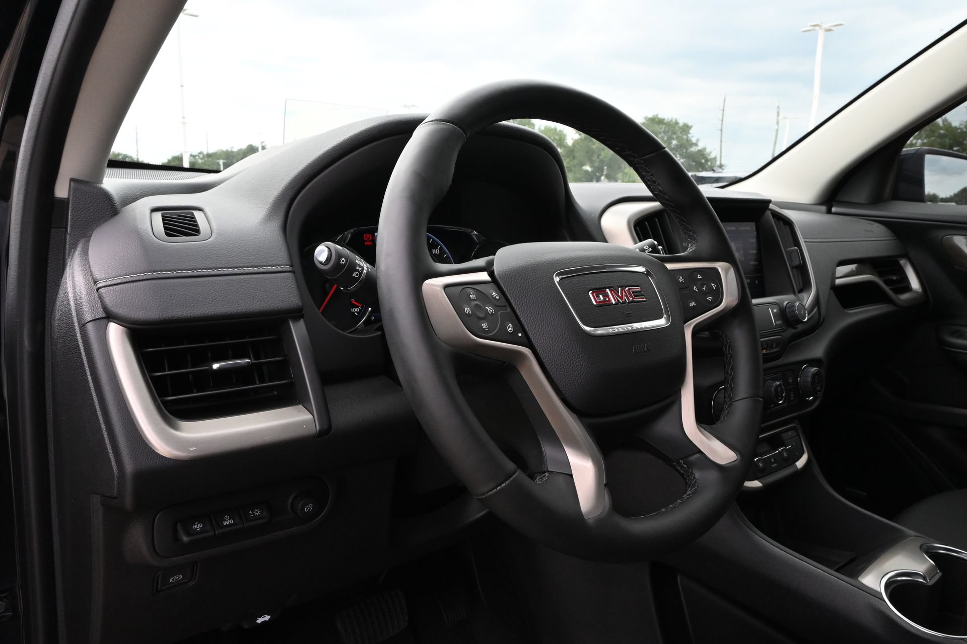 Used 2024 GMC Terrain Denali w/ Black Diamond Edition AWD/4WD image 15