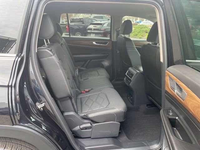 Certified 2025 Volkswagen Atlas SE image 11