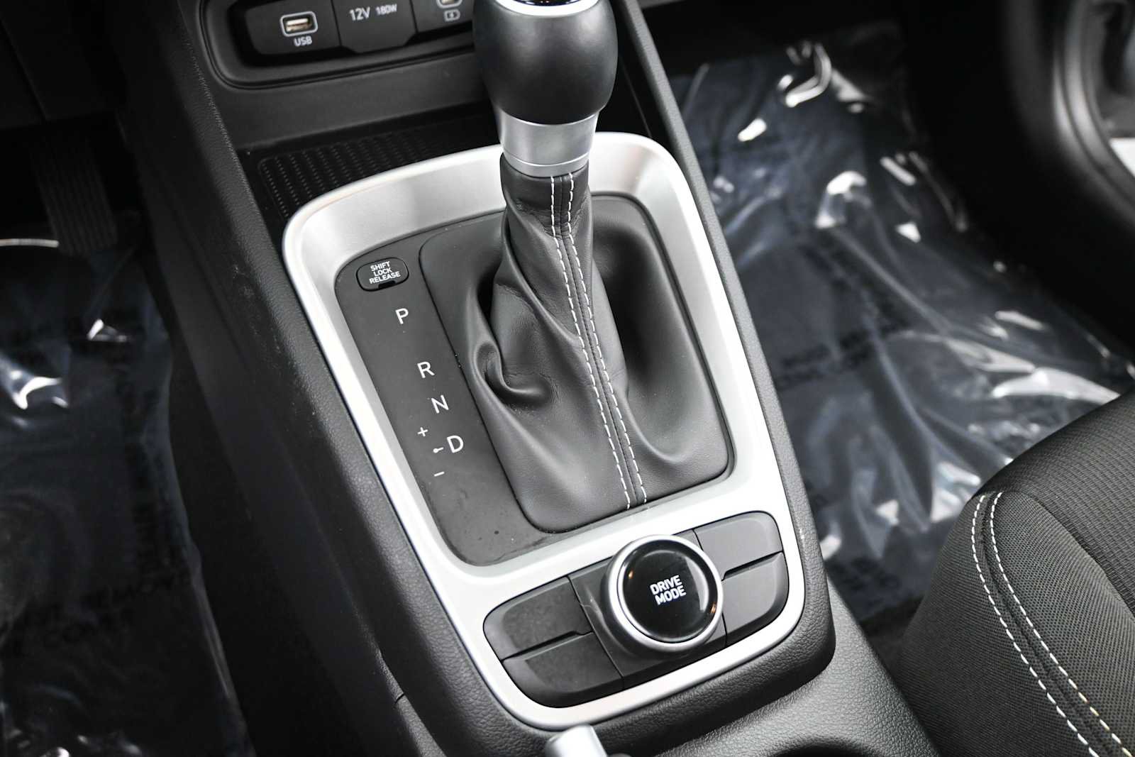Used 2024 Hyundai Venue SEL FWD image 19