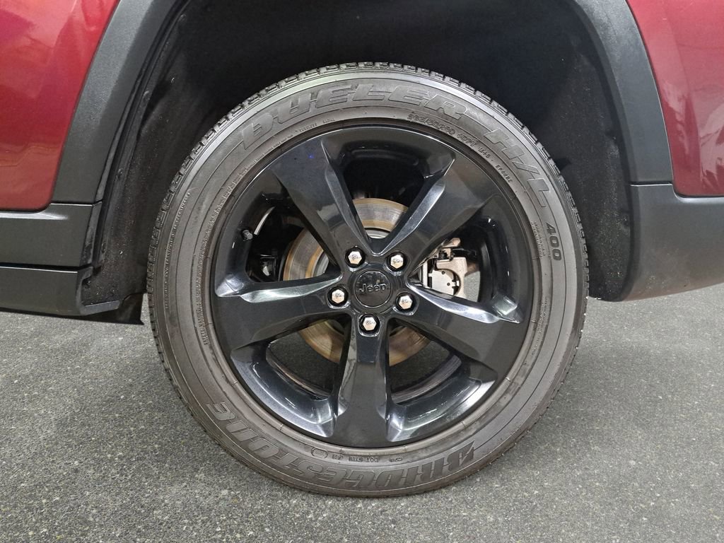 Used 2023 Jeep Grand Cherokee Altitude image 31