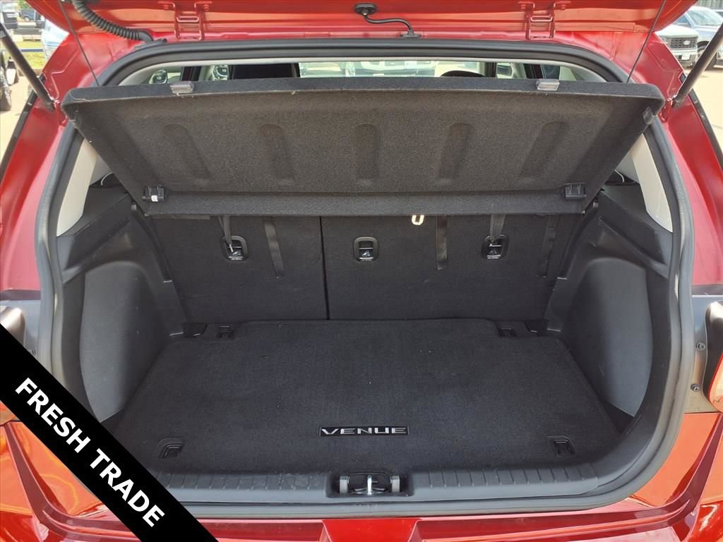 Used 2024 Hyundai Venue Limited image 31