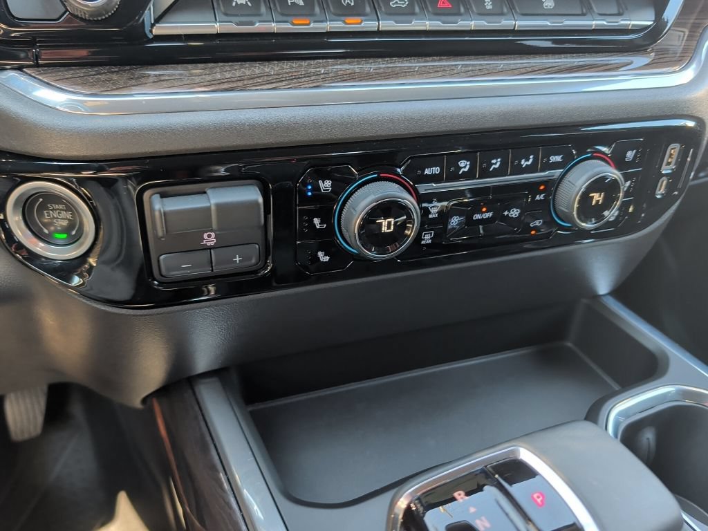 Used 2023 Chevrolet Silverado 1500 LTZ AWD/4WD image 23