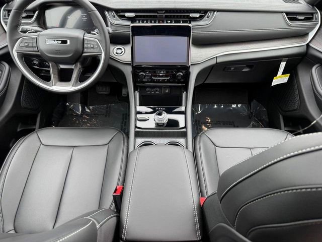 New 2025 Jeep Grand Cherokee L Limited w/ Black Appearance Package image 15