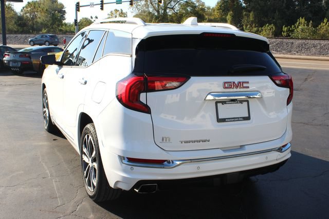 Used 2020 GMC Terrain Denali w/ LPO, Floor Liner Package FWD image 9