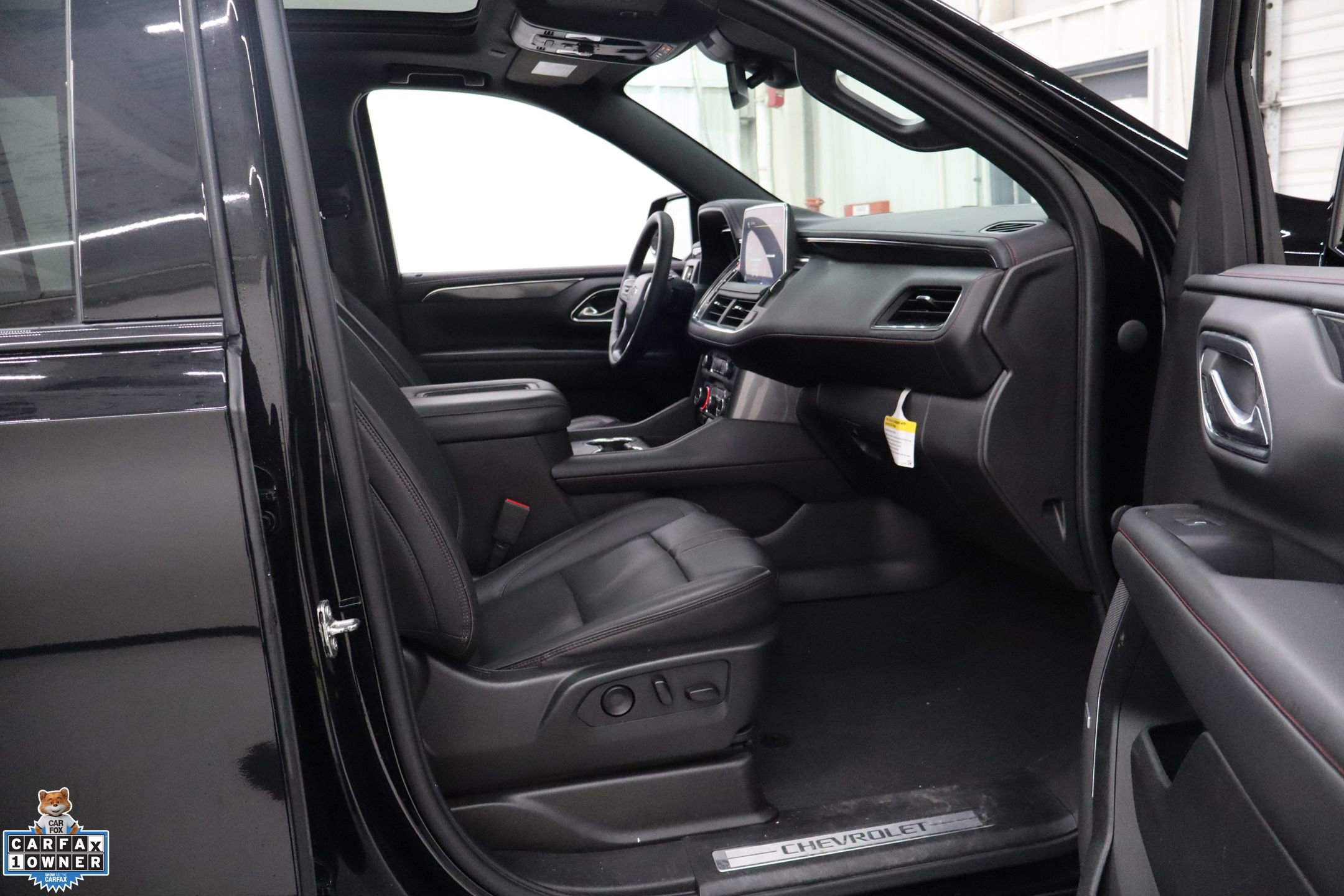 Used 2023 Chevrolet Tahoe RST w/ Luxury Package AWD/4WD image 32