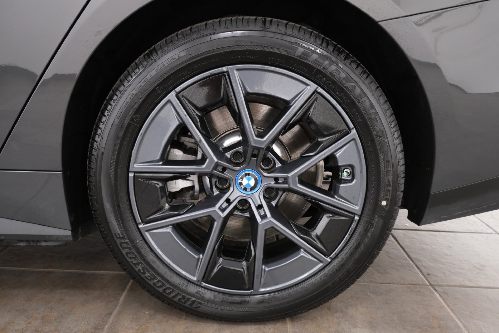 Used 2024 BMW i4 eDrive35 w/ Premium Package RWD image 32